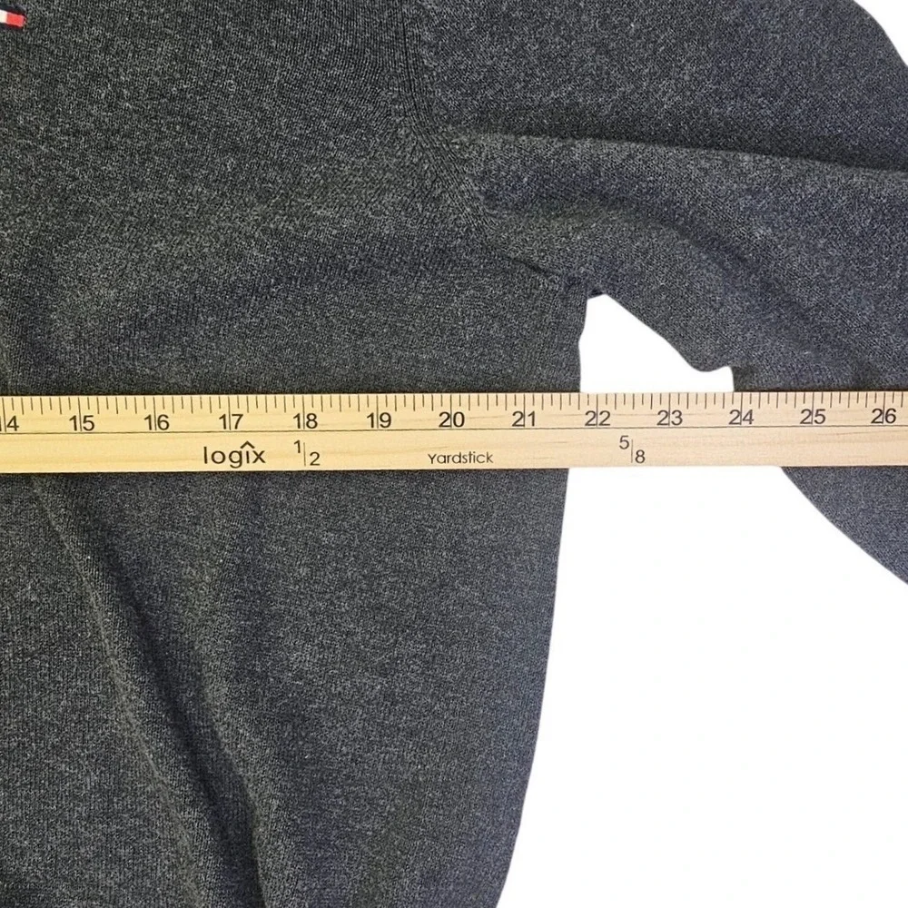 Tommy Hilfiger Mens V-Neck Sweater Charcoal Gray Heather Knit Logo Size Large